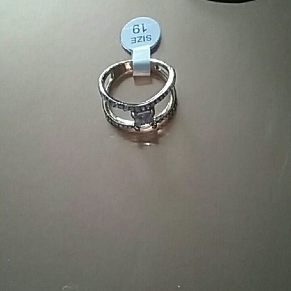ladies ring🍉🍉 - Picture 4 of 4